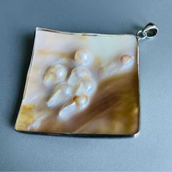 Stunning Blister Pearls Mother Of Pearl Shell Square Pendant Silver Edge… - Picture 3 of 7